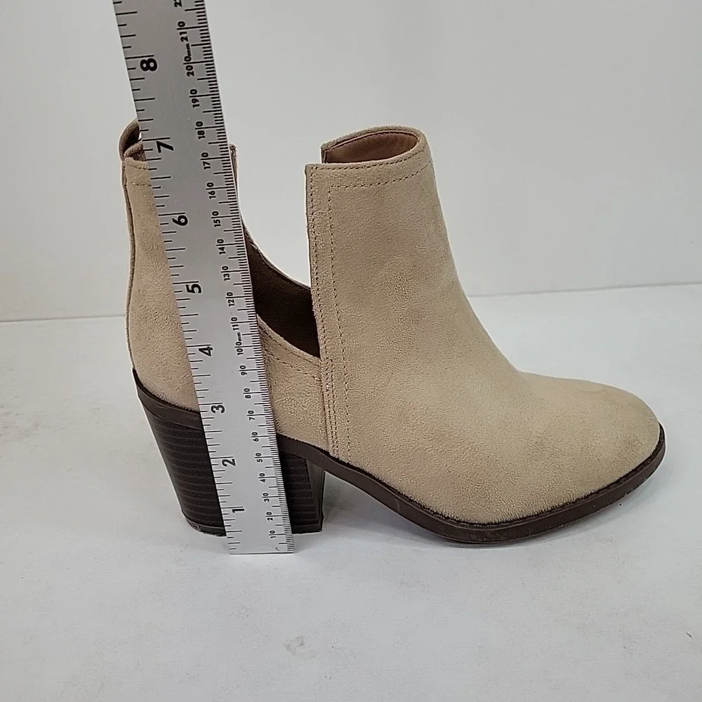 ZBY  Ankle Booties Women's Size 7.5 Tan Suede Preppy Casual‎ Dressy Hipster